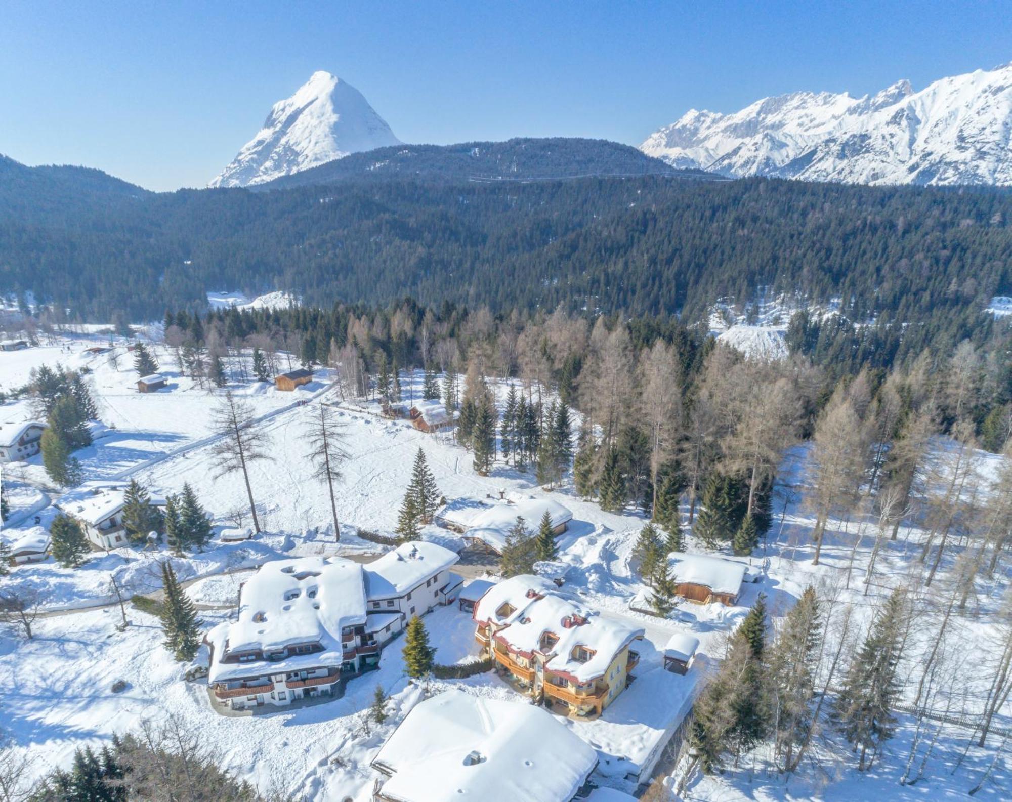 Landhaus Charlotte Am Geigenbuehel -Apartments Seefeld in Tirol Buitenkant foto