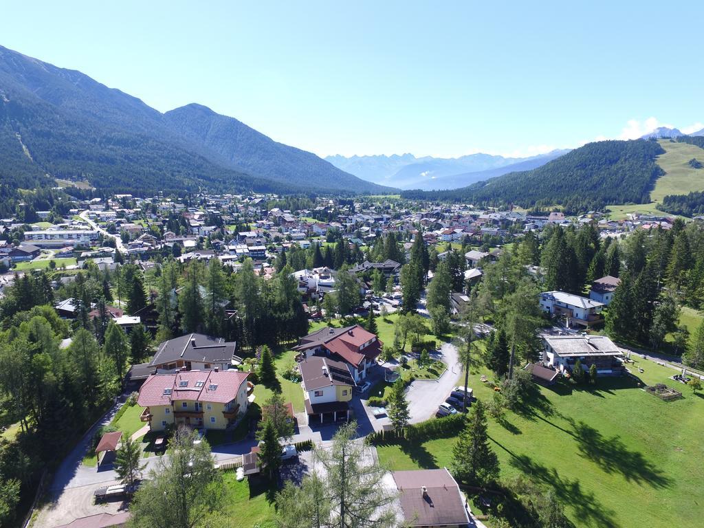 Landhaus Charlotte Am Geigenbuehel -Apartments Seefeld in Tirol Buitenkant foto