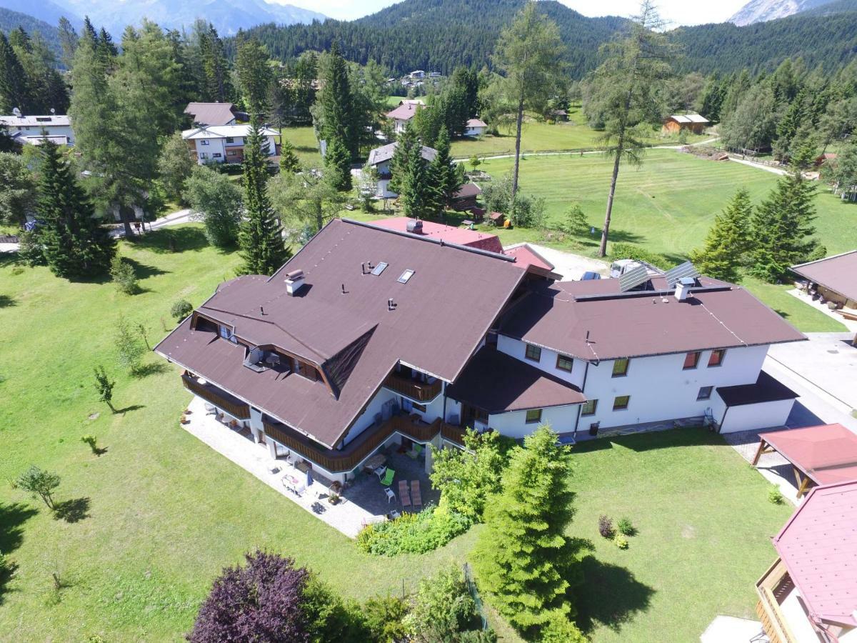 Landhaus Charlotte Am Geigenbuehel -Apartments Seefeld in Tirol Buitenkant foto