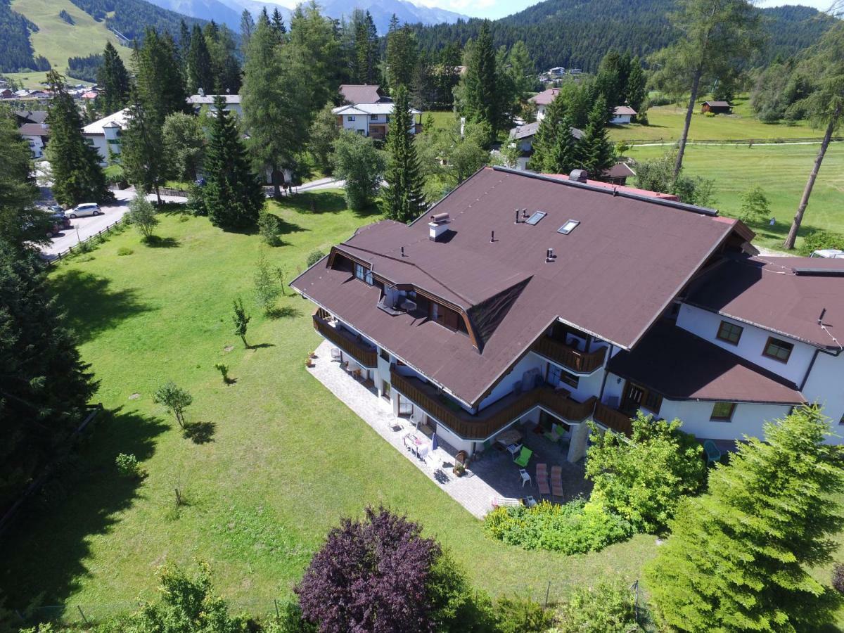 Landhaus Charlotte Am Geigenbuehel -Apartments Seefeld in Tirol Buitenkant foto